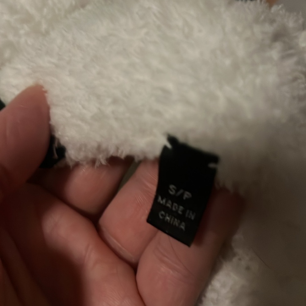 Cozy White Turtleneck Sweater - Picture 5 of 5